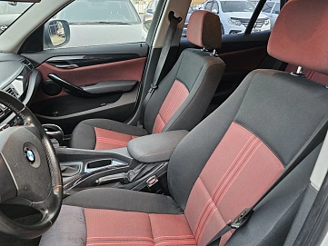 BMW X1, 2012г, задний привод, автомат