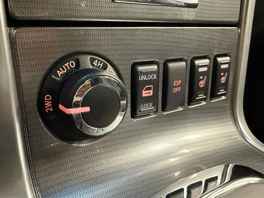 Nissan Pathfinder, 2011г., полный привод, механика
