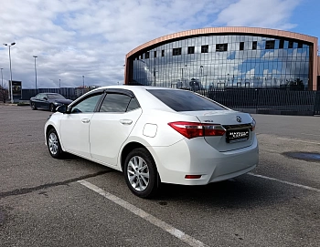 Toyota Corolla, 2014г, передний привод, вариатор