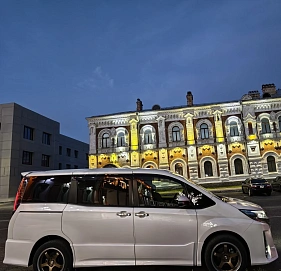 Toyota Noah, 2019г, передний привод, вариатор