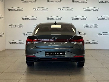 Hyundai Elantra, 2021г, передний привод, автомат