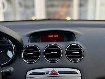 Peugeot 308, 2010г, передний привод, механика