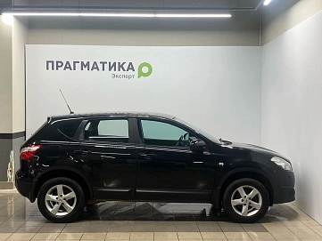 Nissan Qashqai, 2011г, передний привод, механика