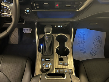 Toyota Highlander, 2025г, полный привод, автомат