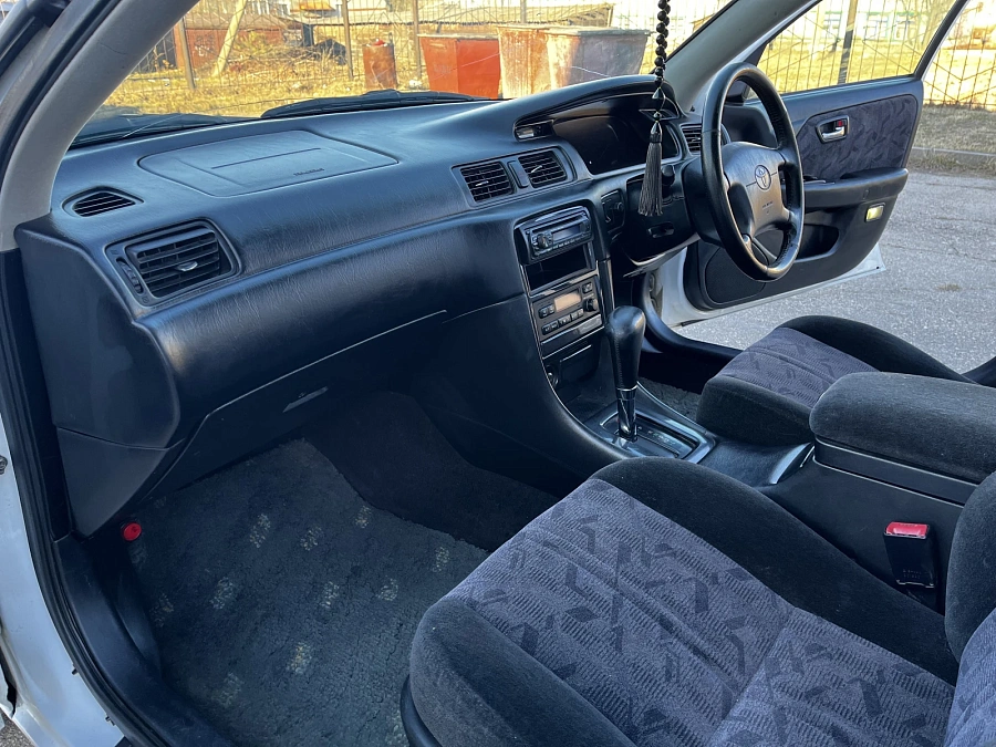 Toyota Mark II, 1999г., передний привод, автомат