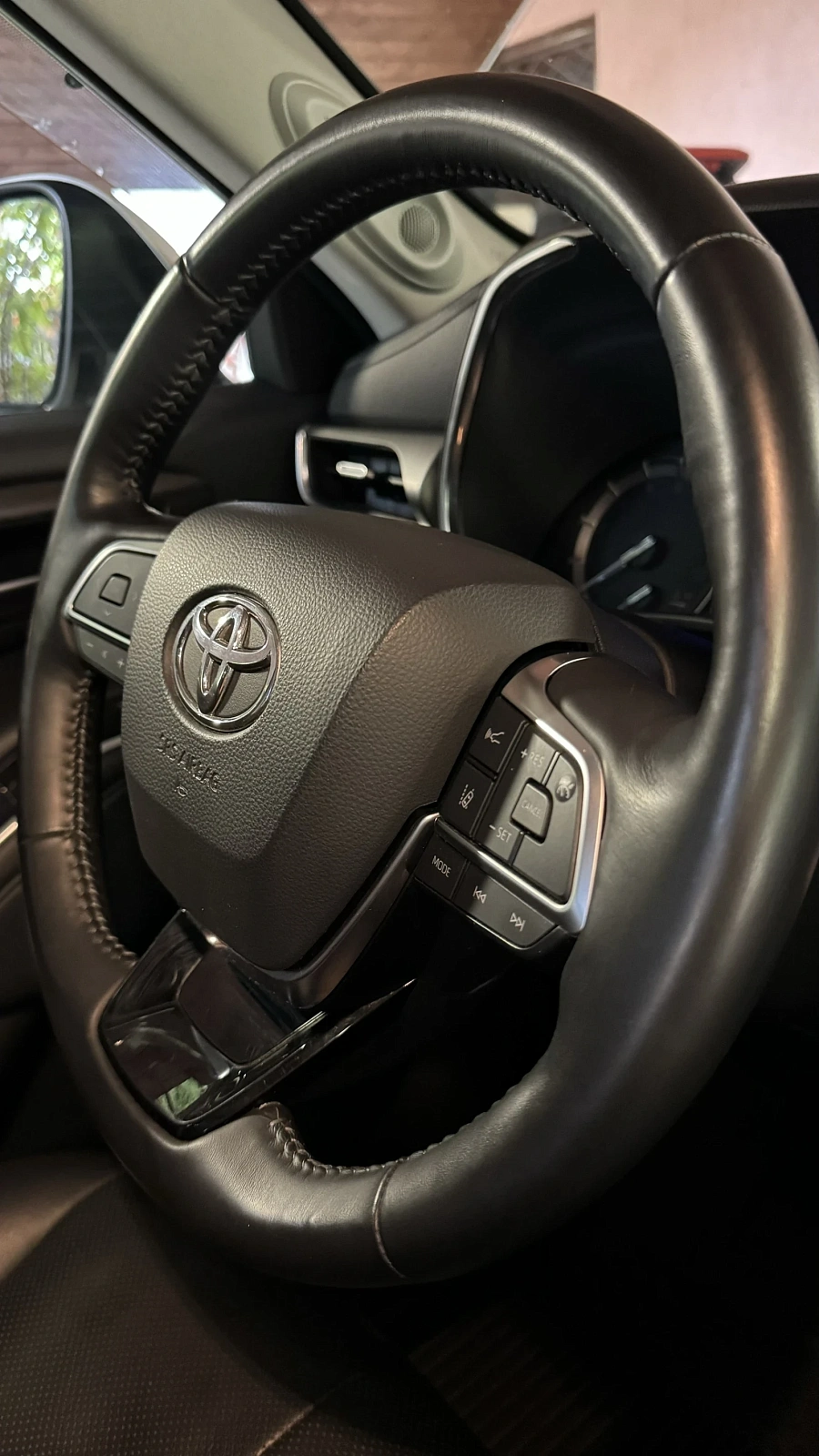 Toyota Highlander, 2021г., полный привод, автомат