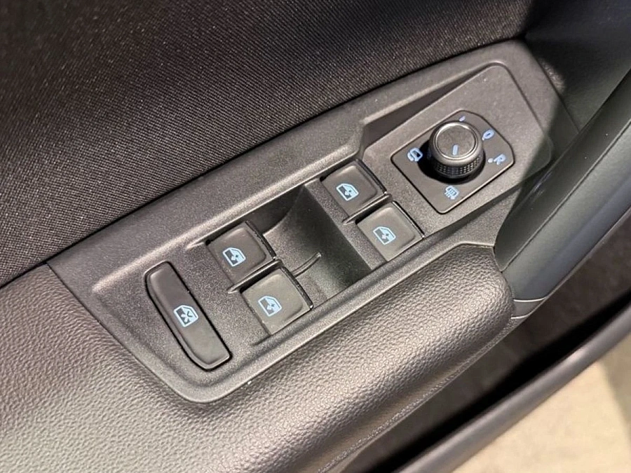 Volkswagen Tiguan, 2019г., передний привод, автомат