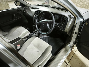 Nissan Expert, 2001г, передний привод, автомат