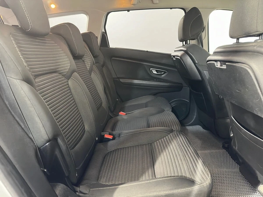 Renault , 2017г., передний привод, робот