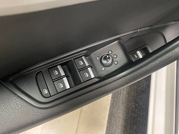 Audi A4, 2020г, передний привод, робот