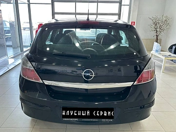 Opel Astra, 2010г, передний привод, механика