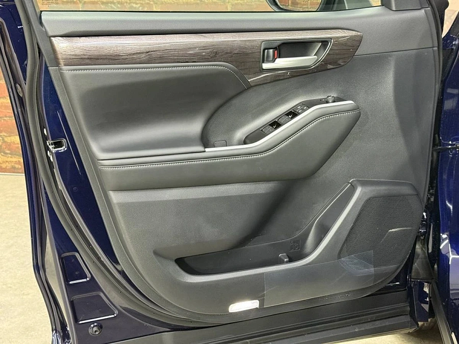 Toyota Highlander, 2025г., полный привод, автомат