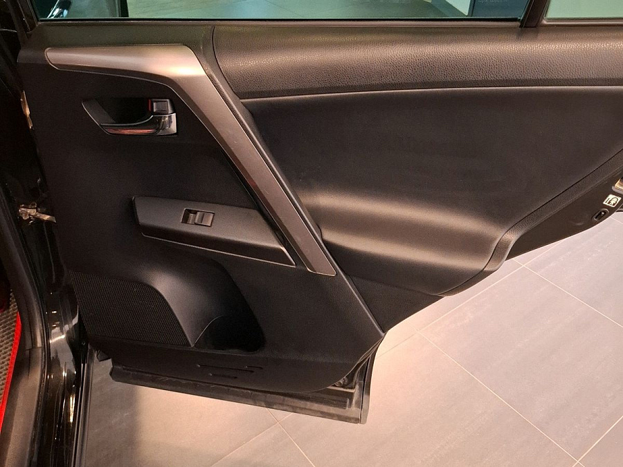 Toyota , 2015г., передний привод, автомат