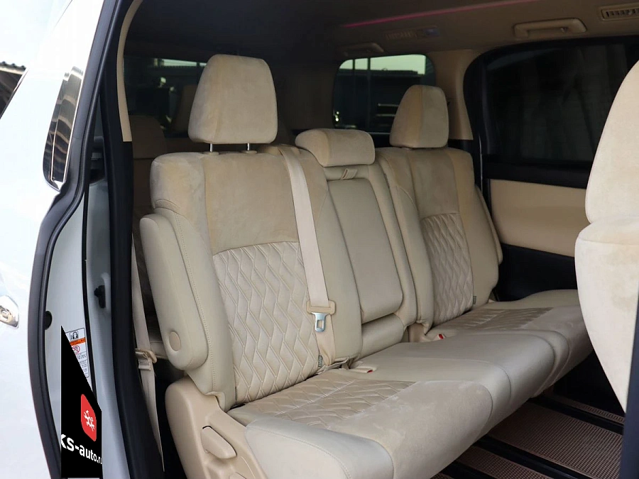 Toyota Alphard, 2019г., полный привод, вариатор
