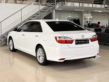 Toyota Camry, 2015г, передний привод, автомат