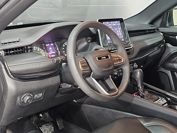 Jeep Compass, 2022г, передний привод, автомат