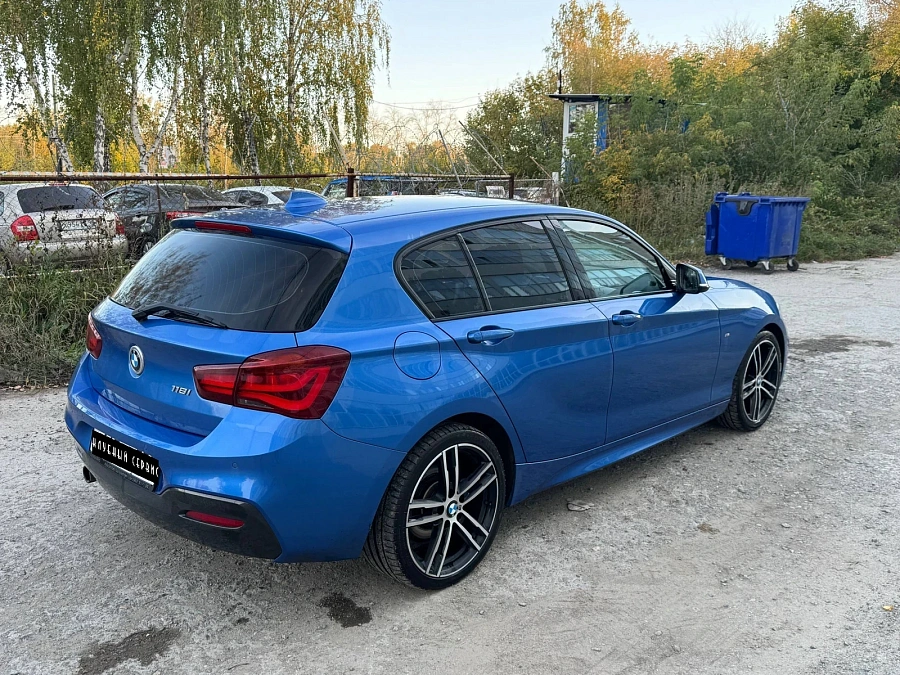 BMW 1 серии, 2019г., задний привод, автомат