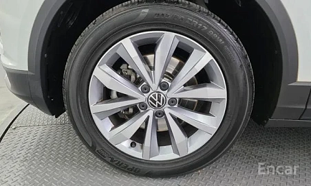 Volkswagen T-Roc, 2022г, передний привод, робот