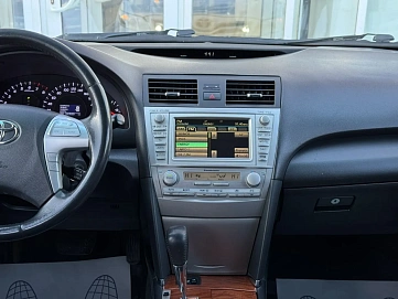 Toyota Camry, 2010г, передний привод, автомат