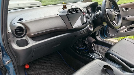 Honda Fit Shuttle, 2011г, передний привод, вариатор