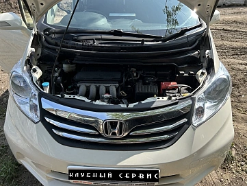 Honda Freed, 2012г, передний привод, вариатор