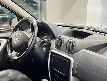 Renault Duster, 2013г, передний привод, автомат