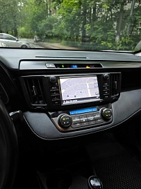 Toyota RAV4, 2015г, полный привод, вариатор