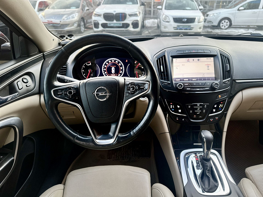 Opel Insignia, 2014г., передний привод, автомат
