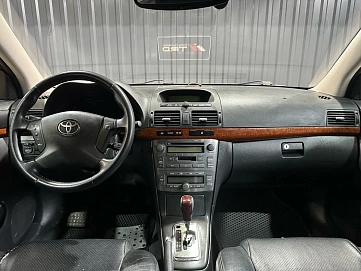 Toyota Avensis, 2004г, передний привод, автомат