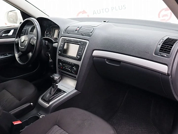 Skoda Octavia, 2010г, передний привод, робот