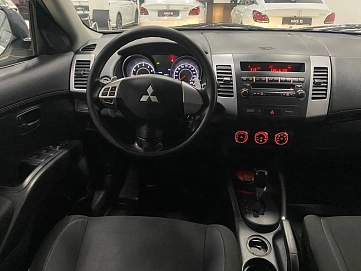 Mitsubishi Outlander, 2010г, передний привод, вариатор