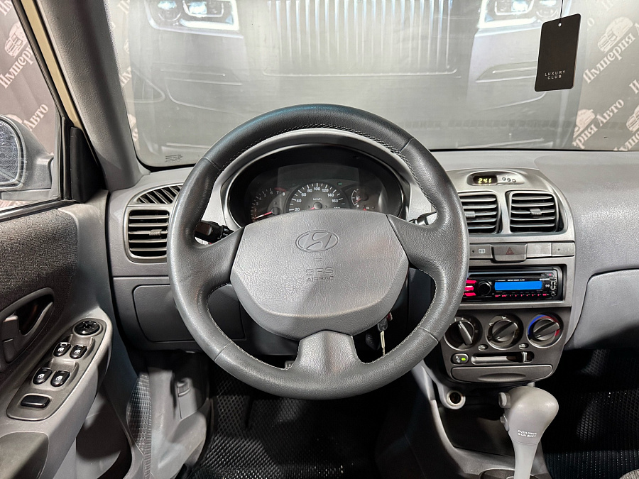 Hyundai Accent, 2003г., передний привод, автомат