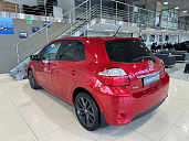 Toyota Auris, 2011г., передний привод, автомат