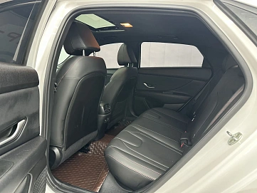 Hyundai Elantra, 2022г, передний привод, вариатор