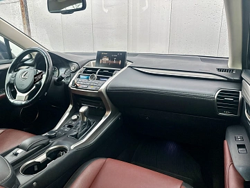 Lexus NX, 2017г, передний привод, автомат