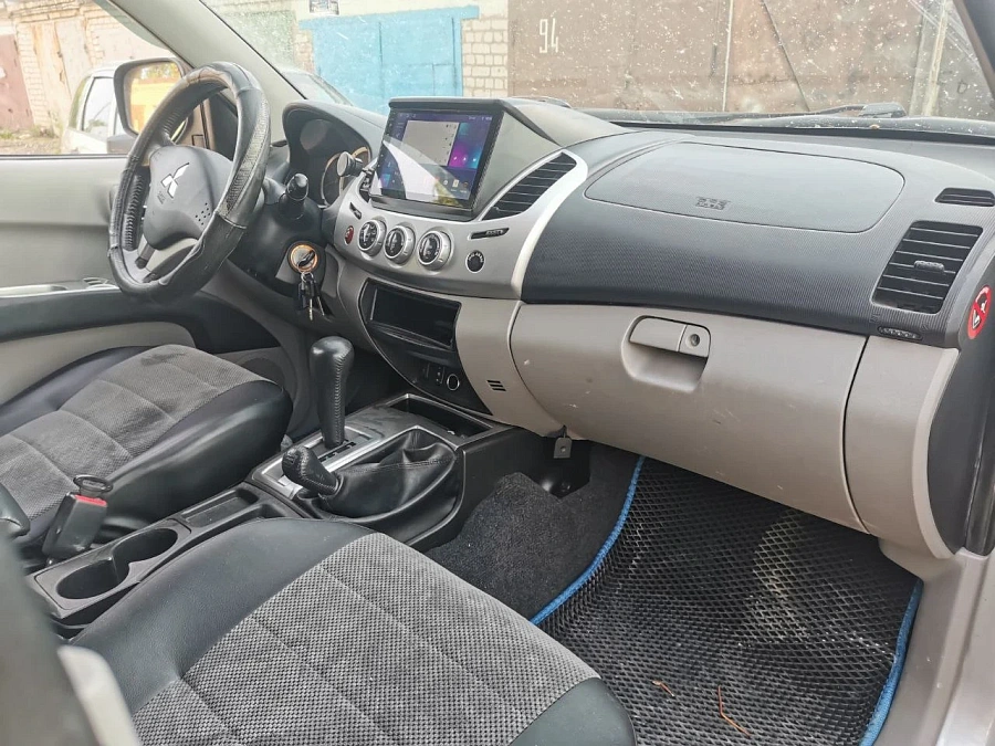 Mitsubishi L200, 2011г., полный привод, автомат