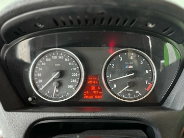 BMW X5, 2011г, передний привод, автомат