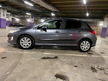 Peugeot 308, 2010г, передний привод, автомат