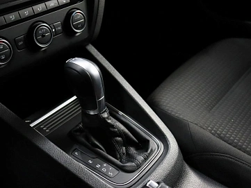 Volkswagen Jetta, 2015г, передний привод, робот