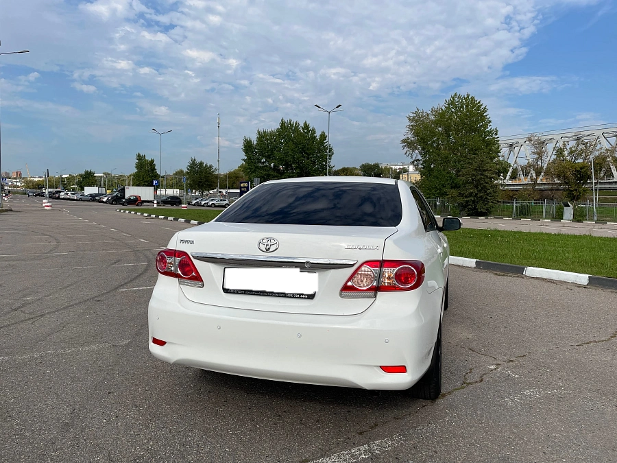 Toyota Corolla, 2012г., передний привод, автомат