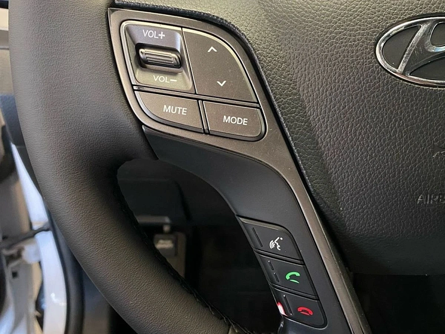 Hyundai Santa Fe, 2016г., полный привод, автомат