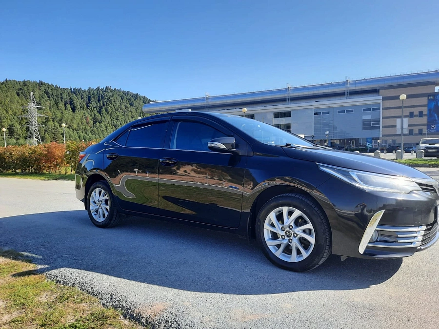Toyota Corolla, 2017г., передний привод, вариатор