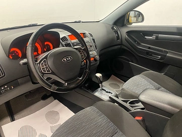 Kia Ceed, 2008г, передний привод, автомат