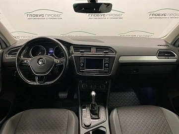 Volkswagen Tiguan, 2018г, передний привод, автомат