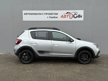 Renault , 2022г., передний привод, вариатор