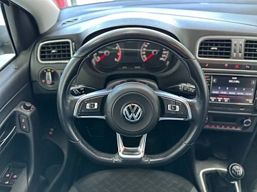 Volkswagen Polo, 2018г, передний привод, механика