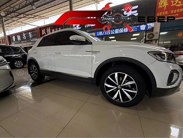 Volkswagen T-Roc, 2023г, передний привод, робот