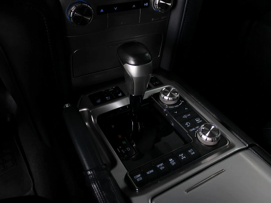 Toyota Land Cruiser, 2016г., полный привод, автомат