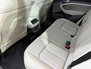 Audi e-tron, 2019г, полный привод, автомат