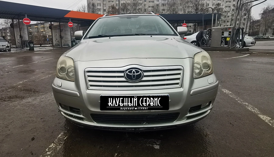 Toyota Avensis, 2004г., передний привод, автомат